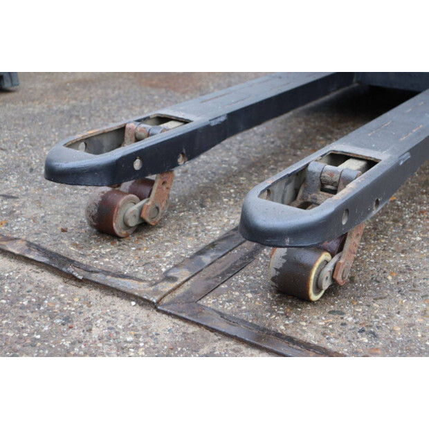 2015 BT SWE200D-45930713