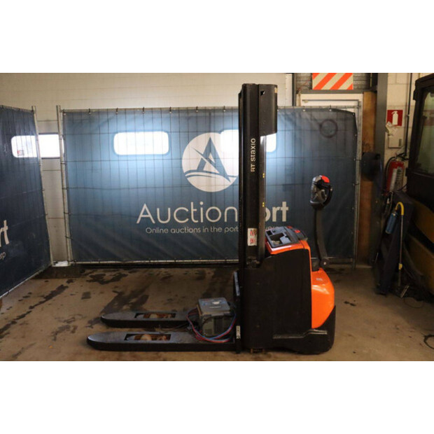 2018 Toyota SWE140L-45930716