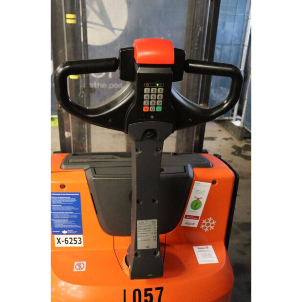 2018 Toyota SWE140L-45930728