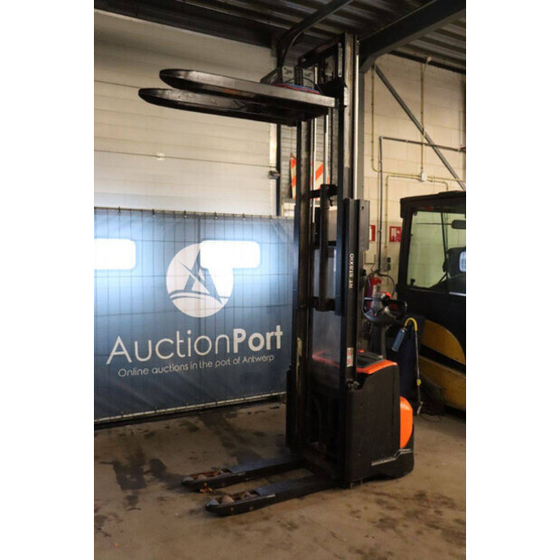 2018 Toyota SWE140L-45930738