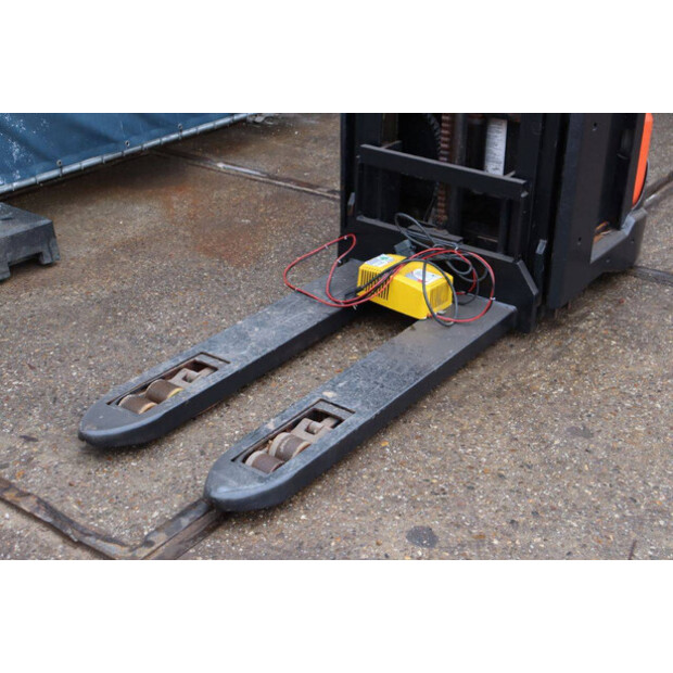 2016 BT SWE200D-45930789