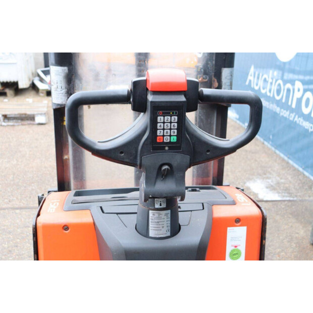 2016 BT SWE200D-45930795