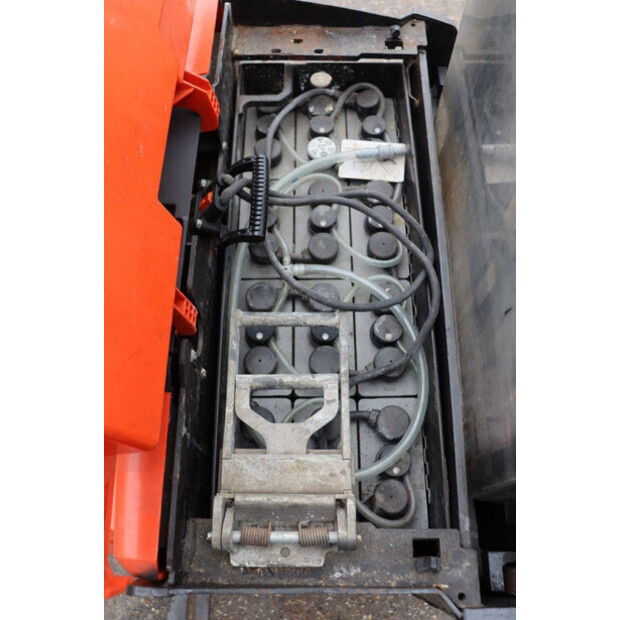 2016 BT SWE200D-45930801