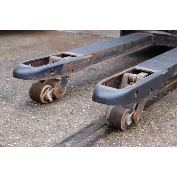 2016 BT SWE200D-45930808