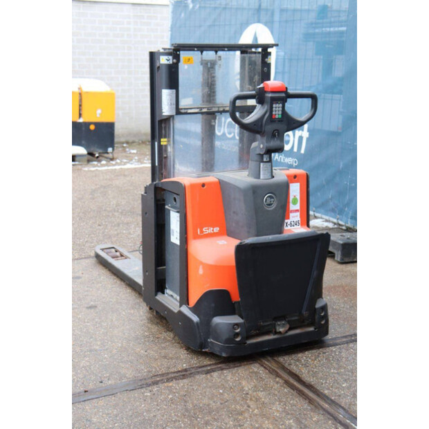 2015 BT SWE200D-45930857