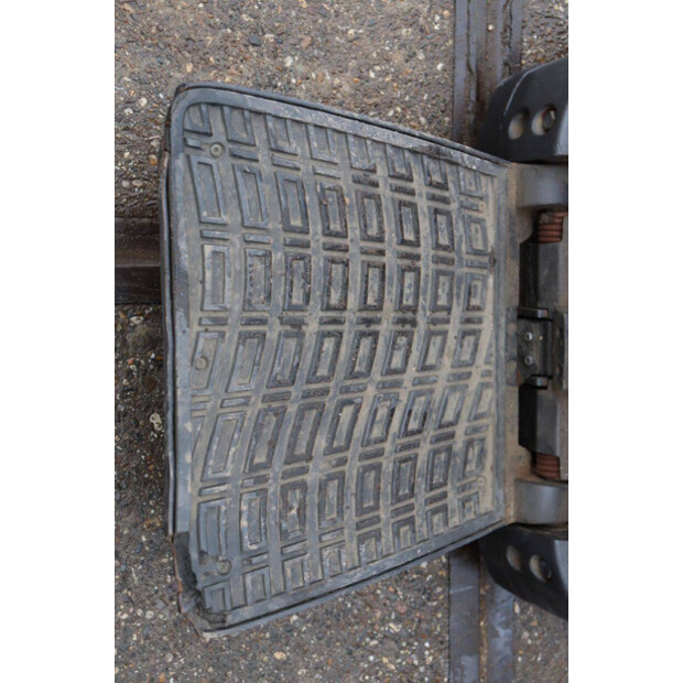 2015 BT SWE200D-45930868