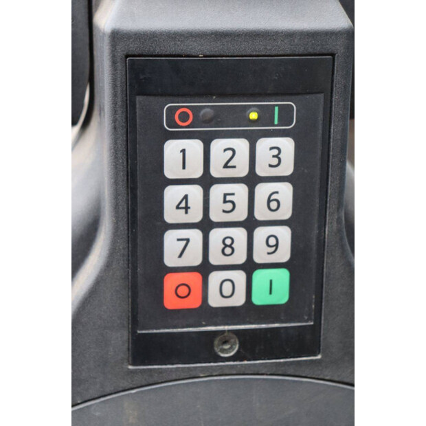 2015 BT SWE200D-45930871