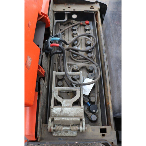 2015 BT SWE200D-45930876