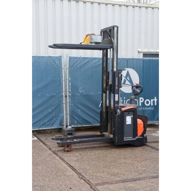 2015 BT SWE200D-45930877