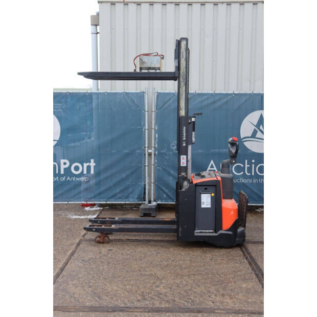 2015 BT SWE200D-45930878