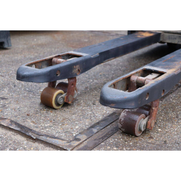 2015 BT SWE200D-45930882