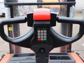 2013-bt-swe200d-1431114-45930900