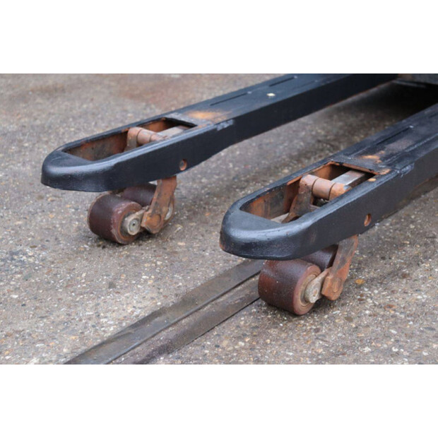 2013 BT SWE200D-45930914