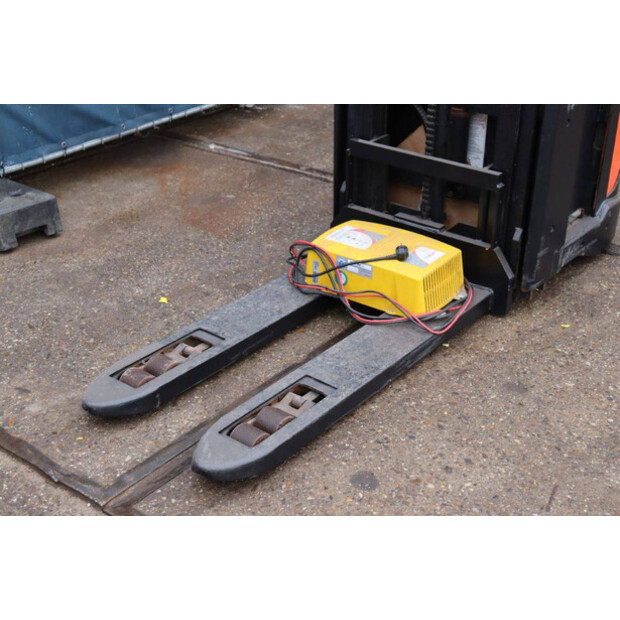 2015 بي تي SWE200D-45930926