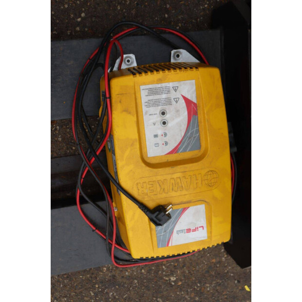 2015 بي تي SWE200D-45930928