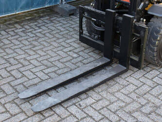 2013-yale-glp30vx-1431118-45930993