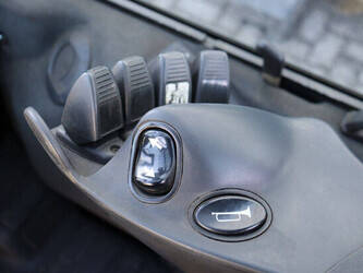 2013-yale-glp30vx-1431118-45931009