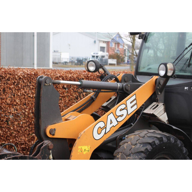 2017 CASE 121F-45931058