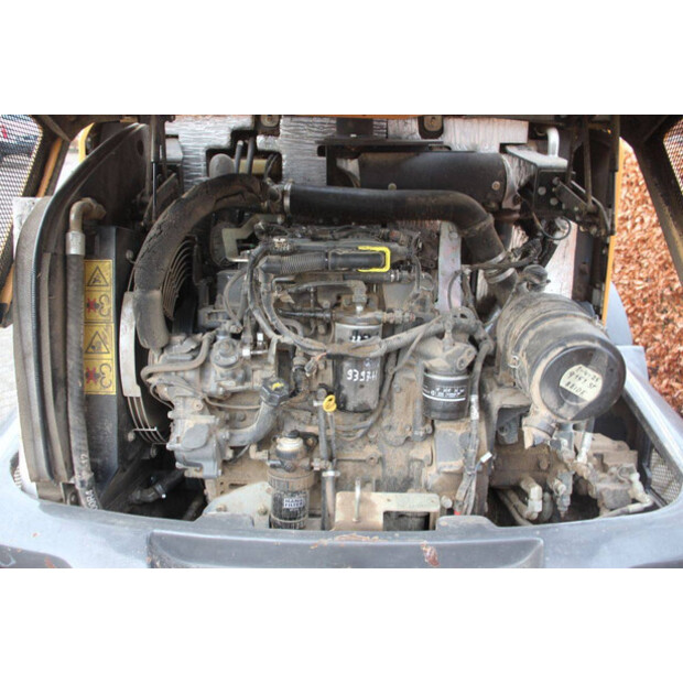 2017 CASE 121F-45931066