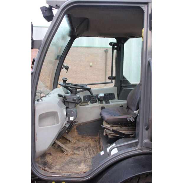 2017 CASE 121F-45931070