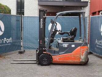 2019-toyota-8fbe16t-1431146-45931809