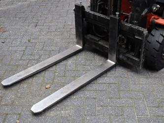 2019-toyota-8fbe16t-1431146-45931815