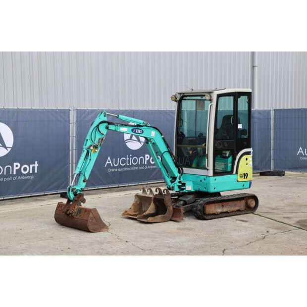 2011 IHI 19UXT-45932389