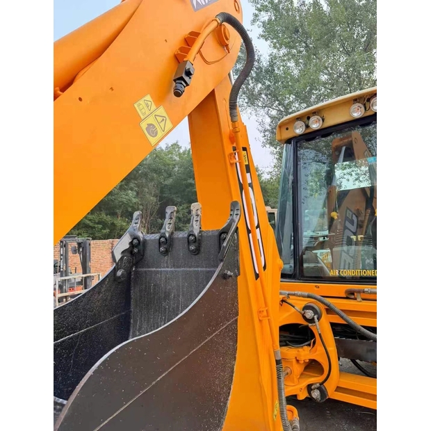 2024 JCB 3cx-45932683