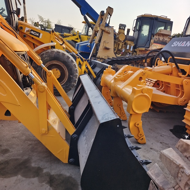 2022 JCB 3cx-45932686