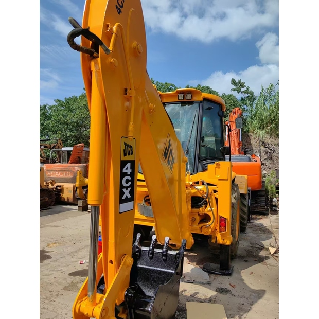 2024 JCB 4CX-45932712