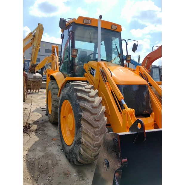 2024 JCB 4CX-45932713