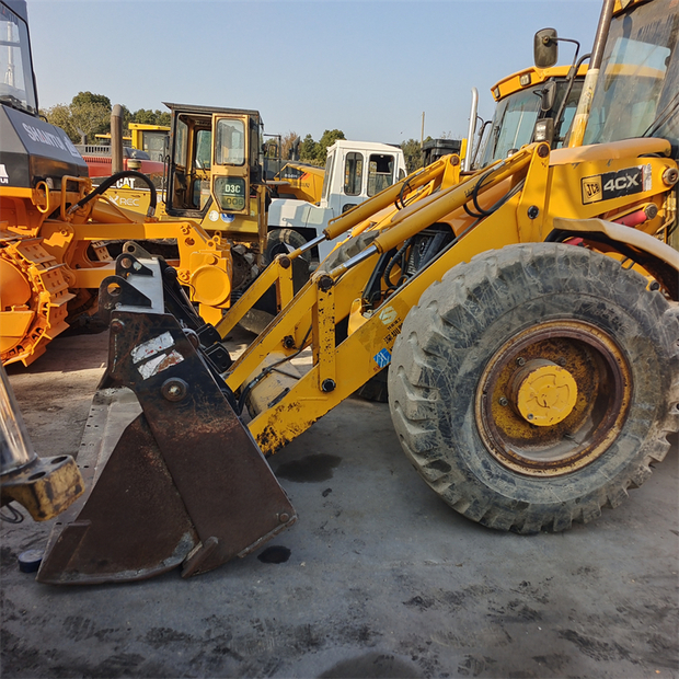 2023 JCB 4CX-45932716