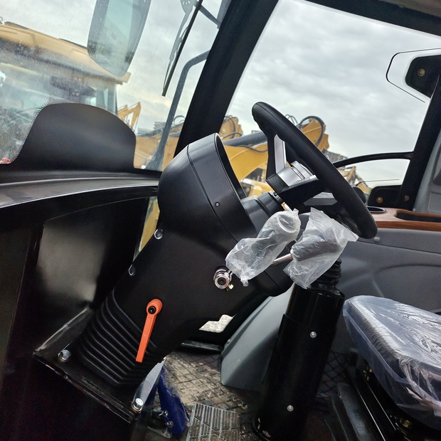 2026 كاتربيلر 428F-45932805