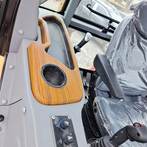 2026 كاتربيلر 426F-45932813