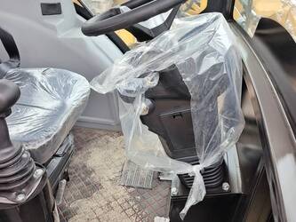 2026-caterpillar-426f-45932814