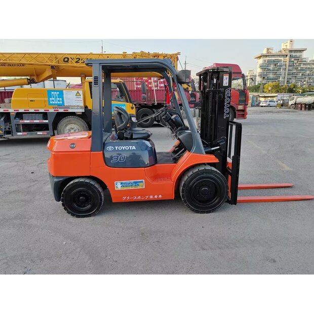 2025 Toyota FD30-45932958