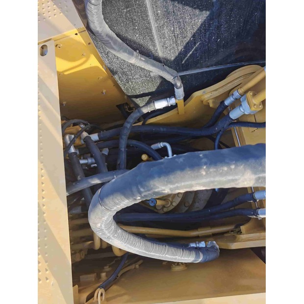 2023 Caterpillar 320D-45935886