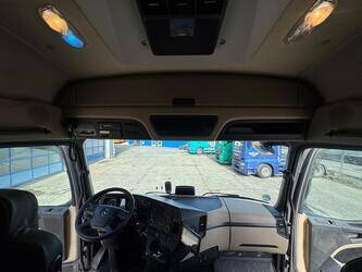 2018-mercedes-benz-actros-1845-1431223-45935959