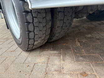 2012-iveco-120e18-45936050