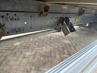 2012-iveco-120e18-45936053