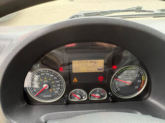 2012-iveco-120e18-45936057