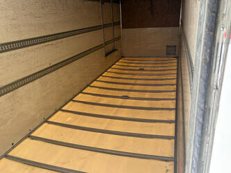 2012-iveco-120e18-45936060