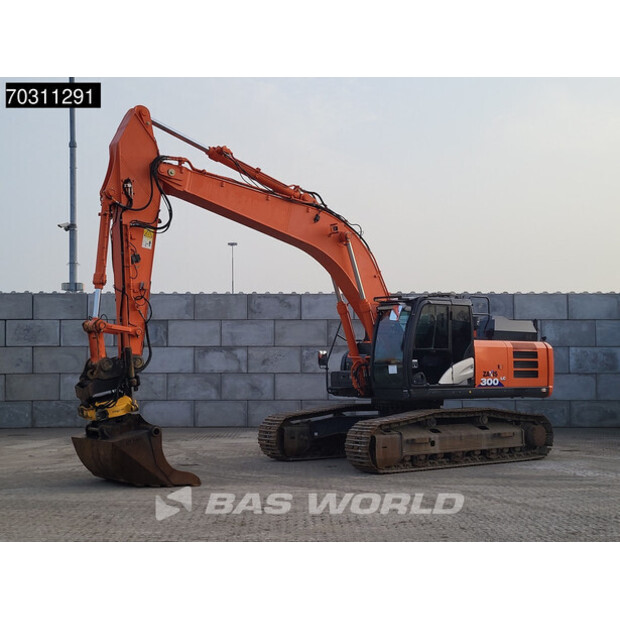 2016 Hitachi ZX300LC-6-45936640