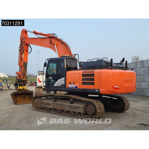 2016 Hitachi ZX300LC-6-45936641