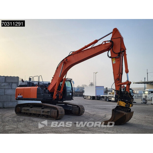 2016 Hitachi ZX300LC-6-45936645