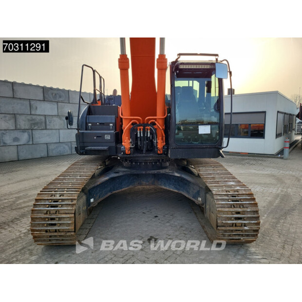 2016 Hitachi ZX300LC-6-45936646