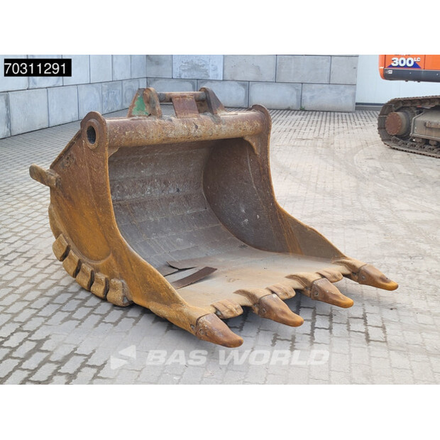 2016 Hitachi ZX300LC-6-45936658