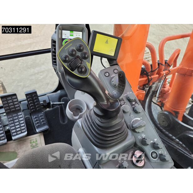 2016 Hitachi ZX300LC-6-45936687