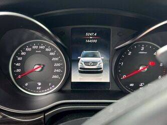 2019-mercedes-benz-classe-v-1431280-45948749