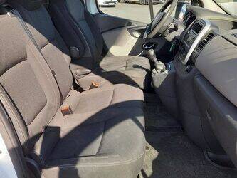 2017-renault-trafic-1430965-45948995